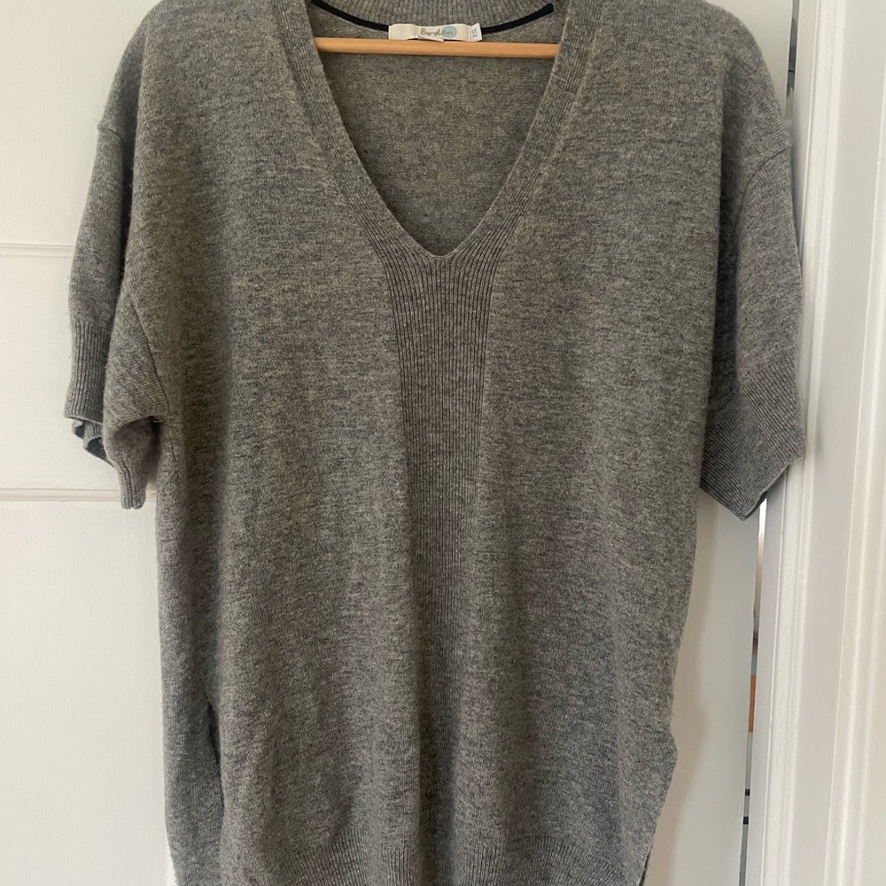 Boden Gray V-Neck Short Sleeve Sweater